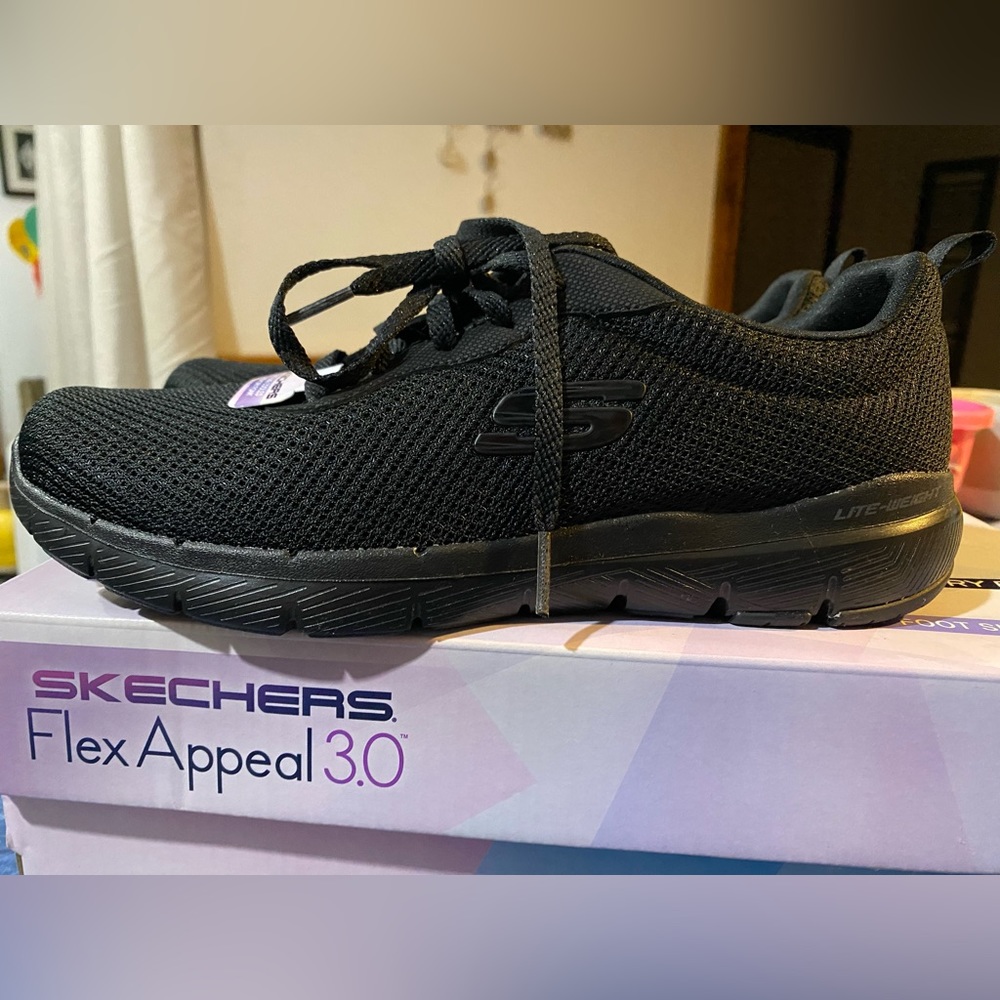 Skechers Lite-Weight Flex Appeal 3.0 Memory Foam Sneakers